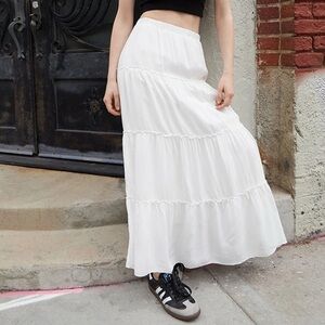 Brandy Melville Izzy Skirt in White